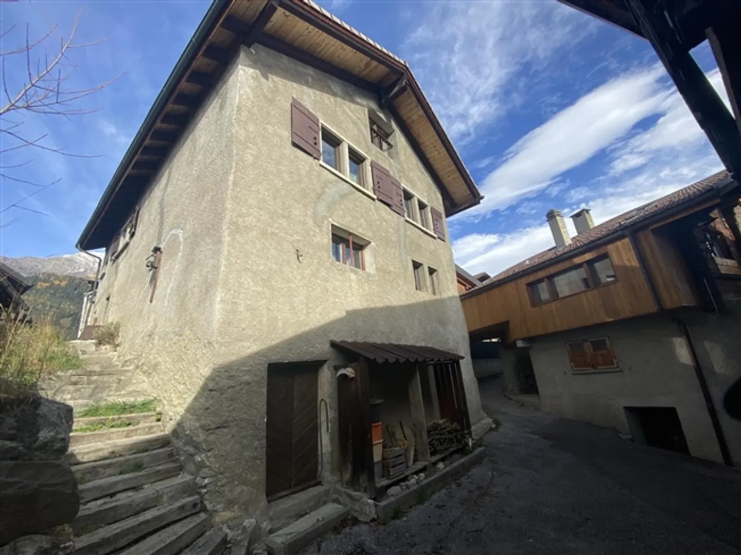 House in the village with 2 apartments in the heart of Arbaz (Onna) - Photo 4 of 13