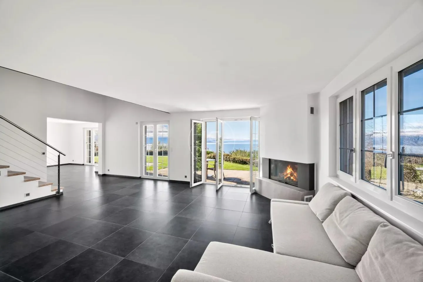 Very beautiful villa with panoramic view in Grandvaux - Photo 5 of 13