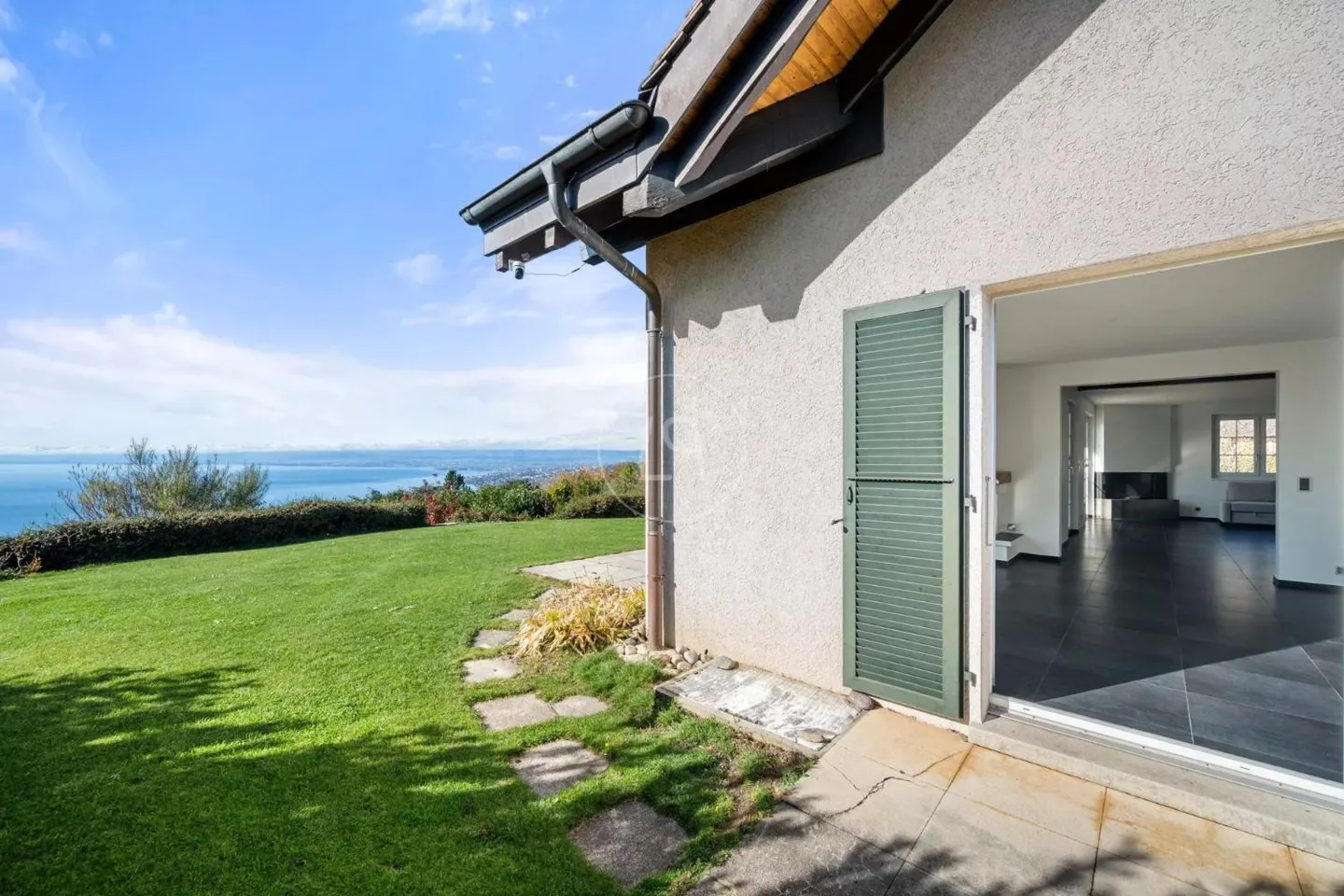 Very beautiful villa with panoramic view in Grandvaux - Photo 9 of 13