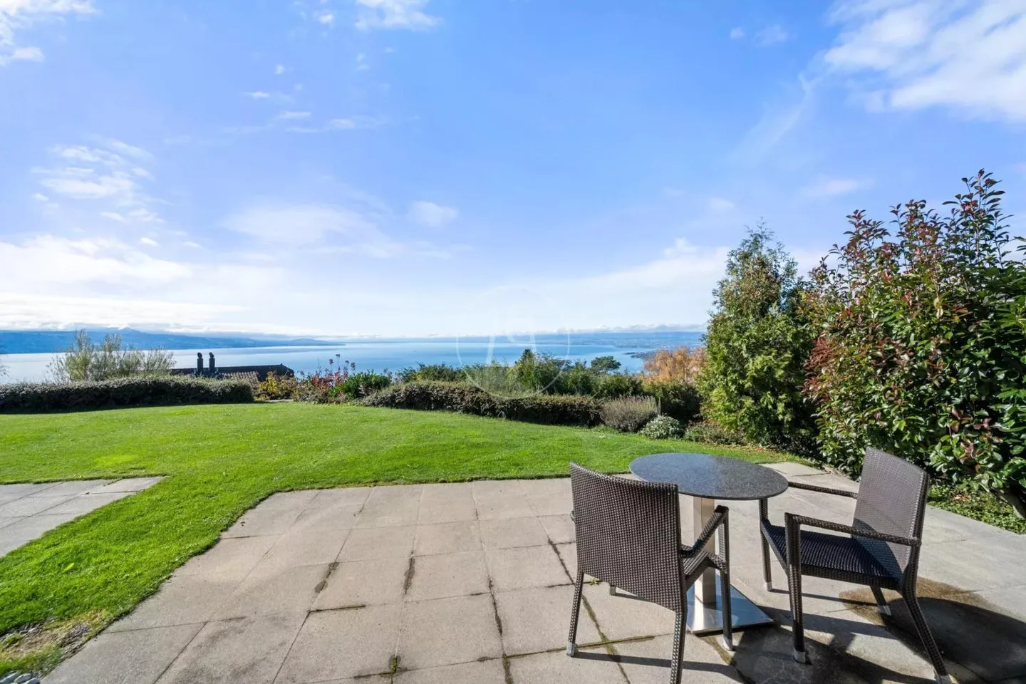 Very beautiful villa with panoramic view in Grandvaux - Photo 10 of 13