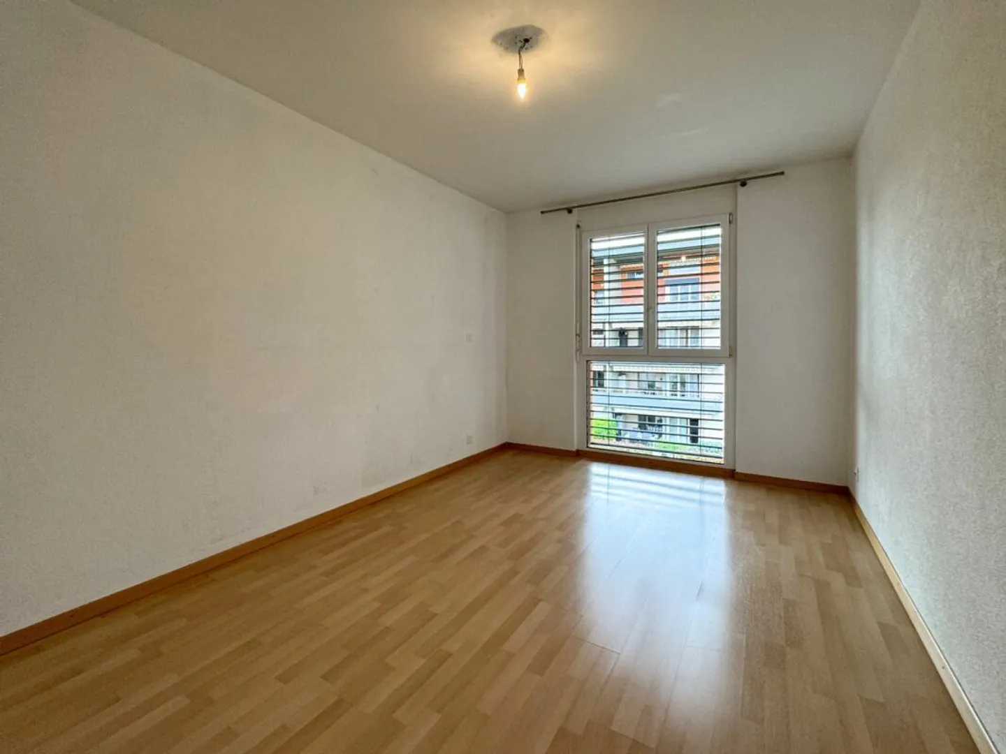 Attico con 3,5 stanze e balcone sud - Foto 7 di 15