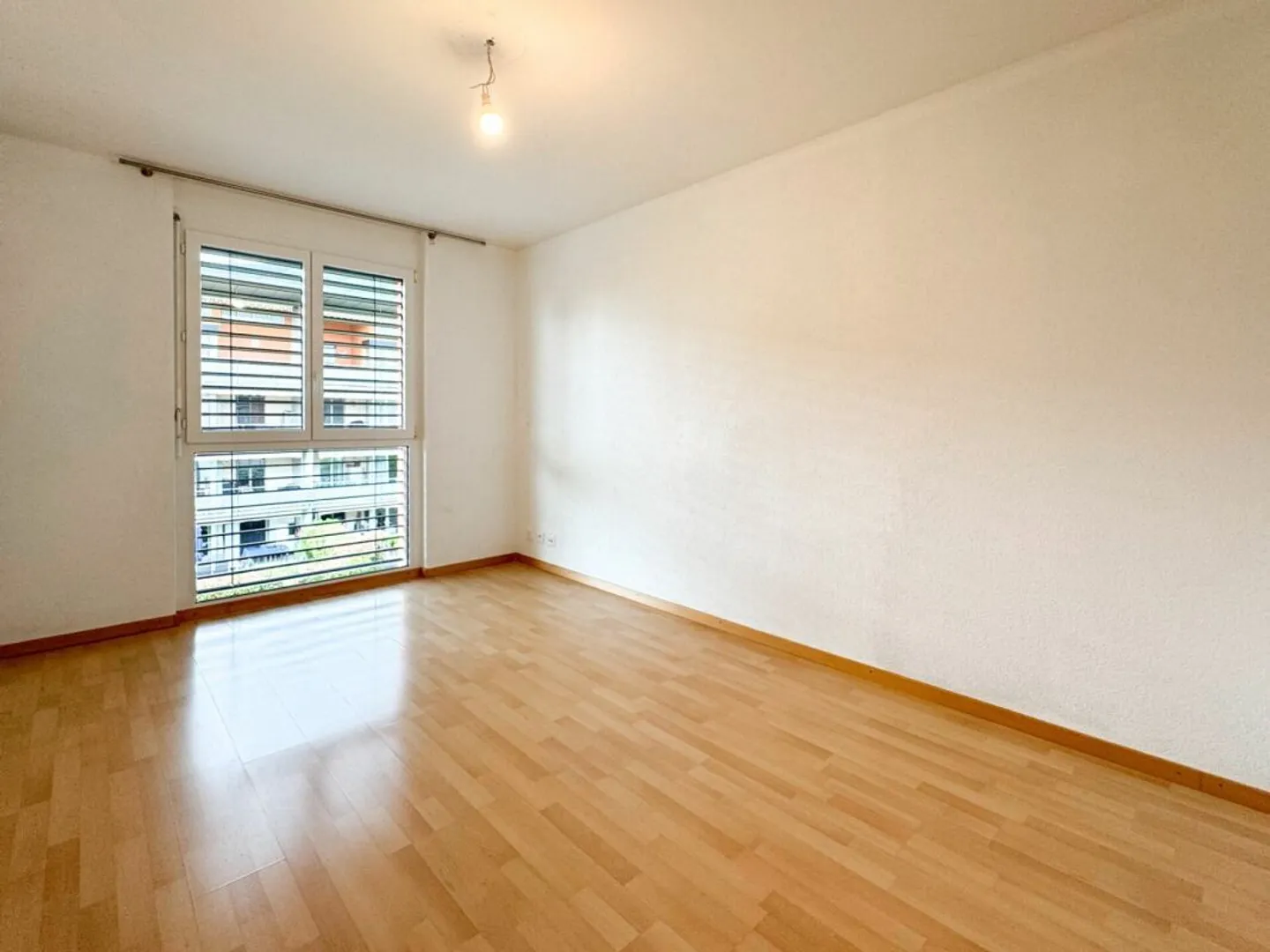 Attico con 3,5 stanze e balcone sud - Foto 9 di 15