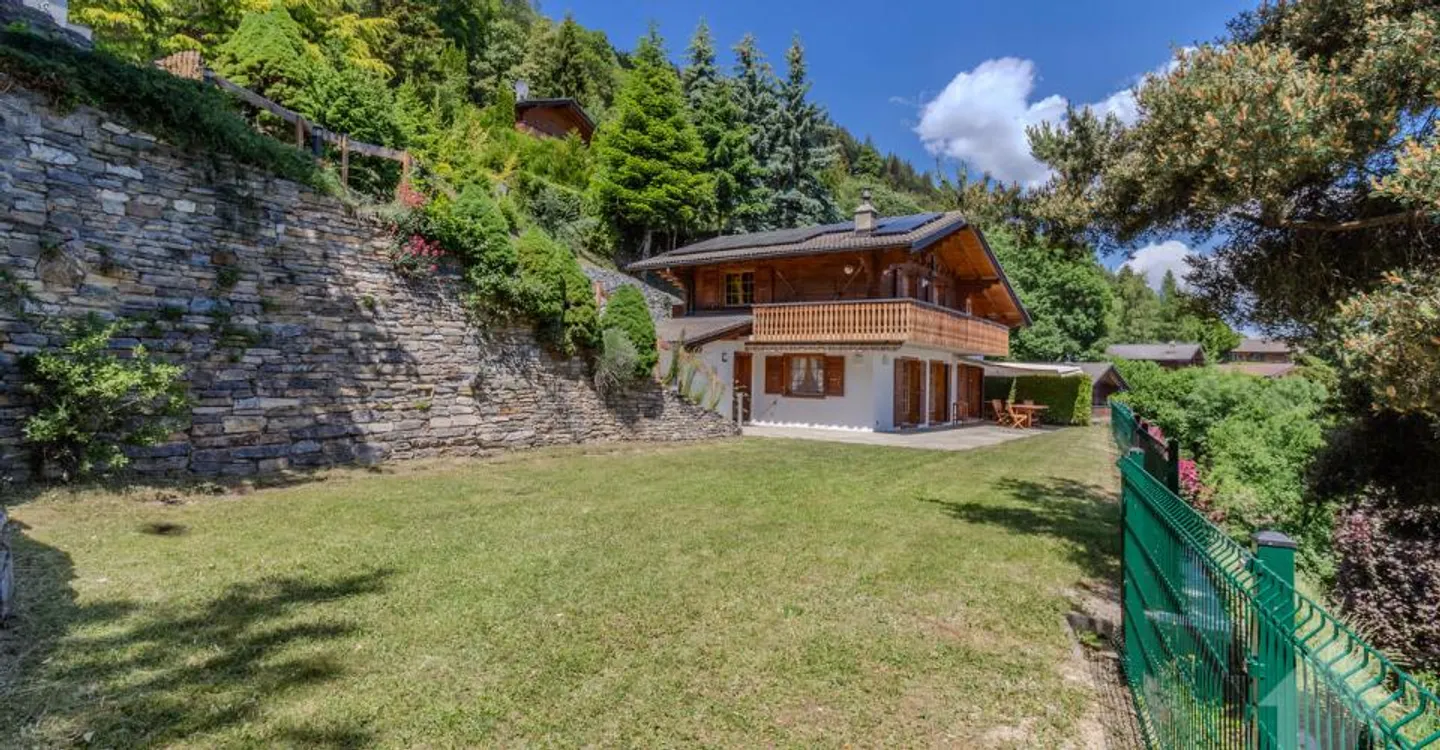 Charming Chalet with Alpine Views - Photo 2 of 11