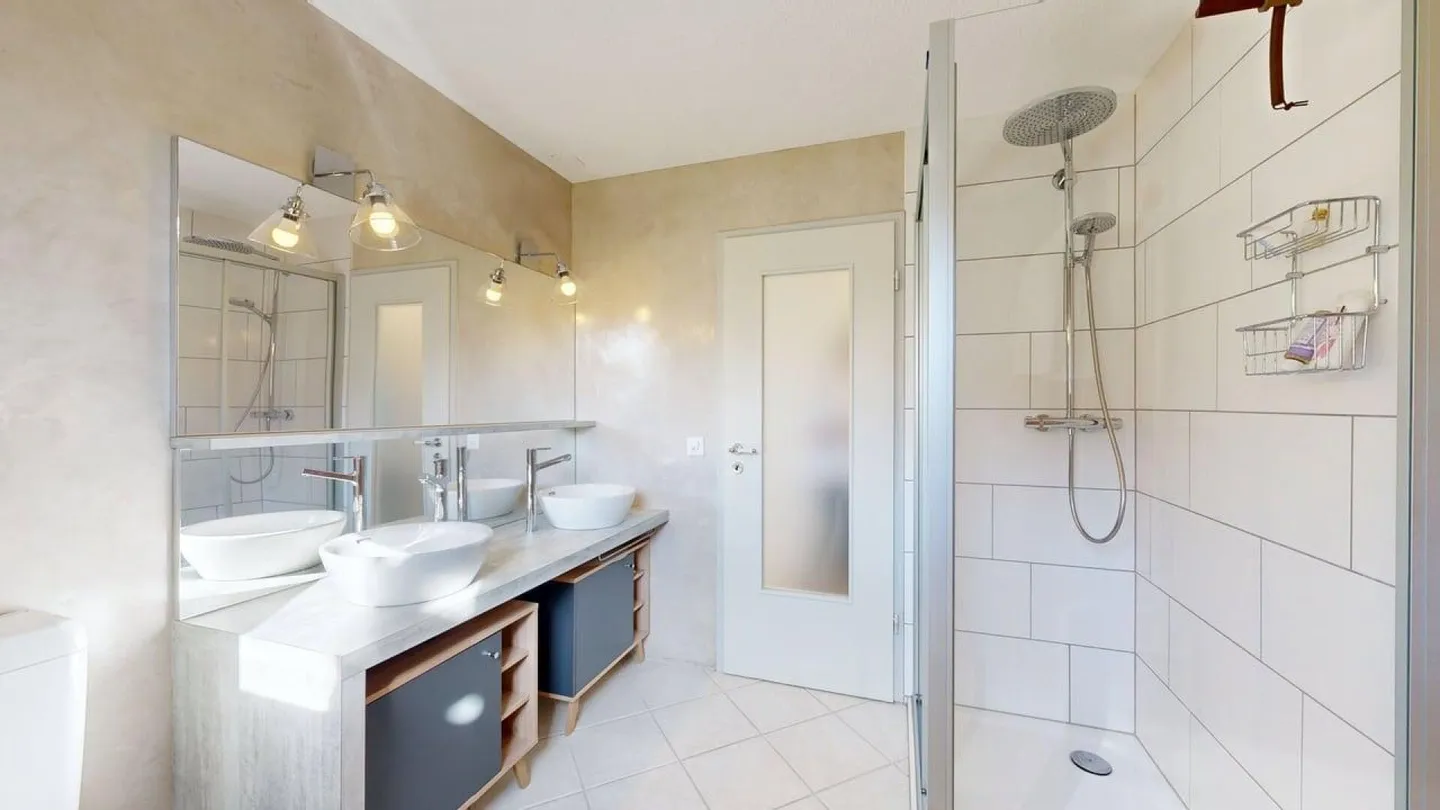 Sensazione di vita mediterranea a Vallamand - Maisonette con galleria e vista lago - Foto 21 di 37