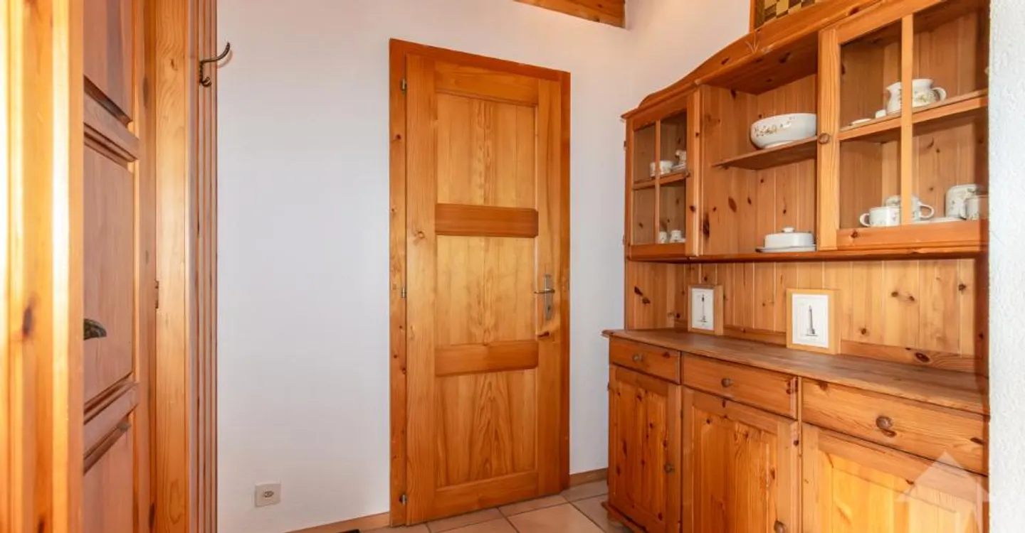 Charming Chalet with Alpine Views - Photo 6 of 11