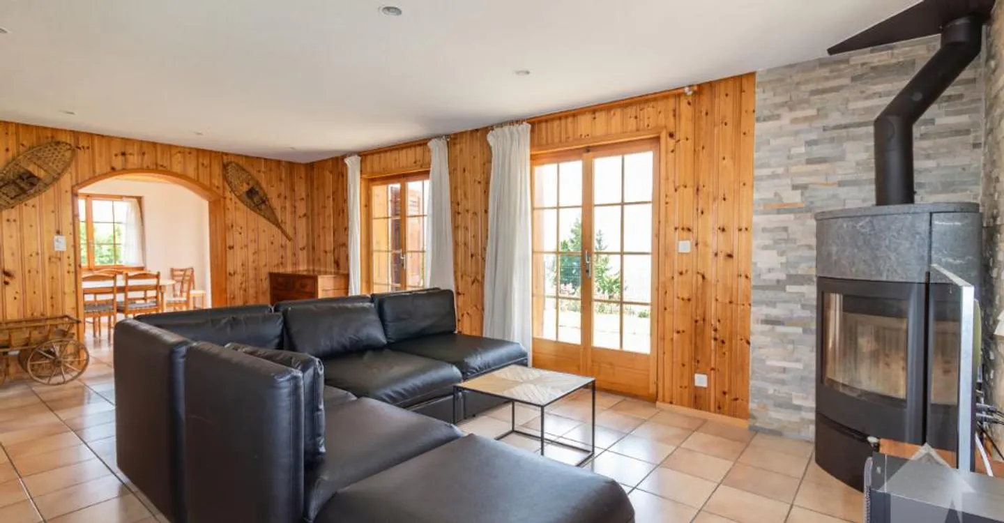 Charming Chalet with Alpine Views - Photo 7 of 11
