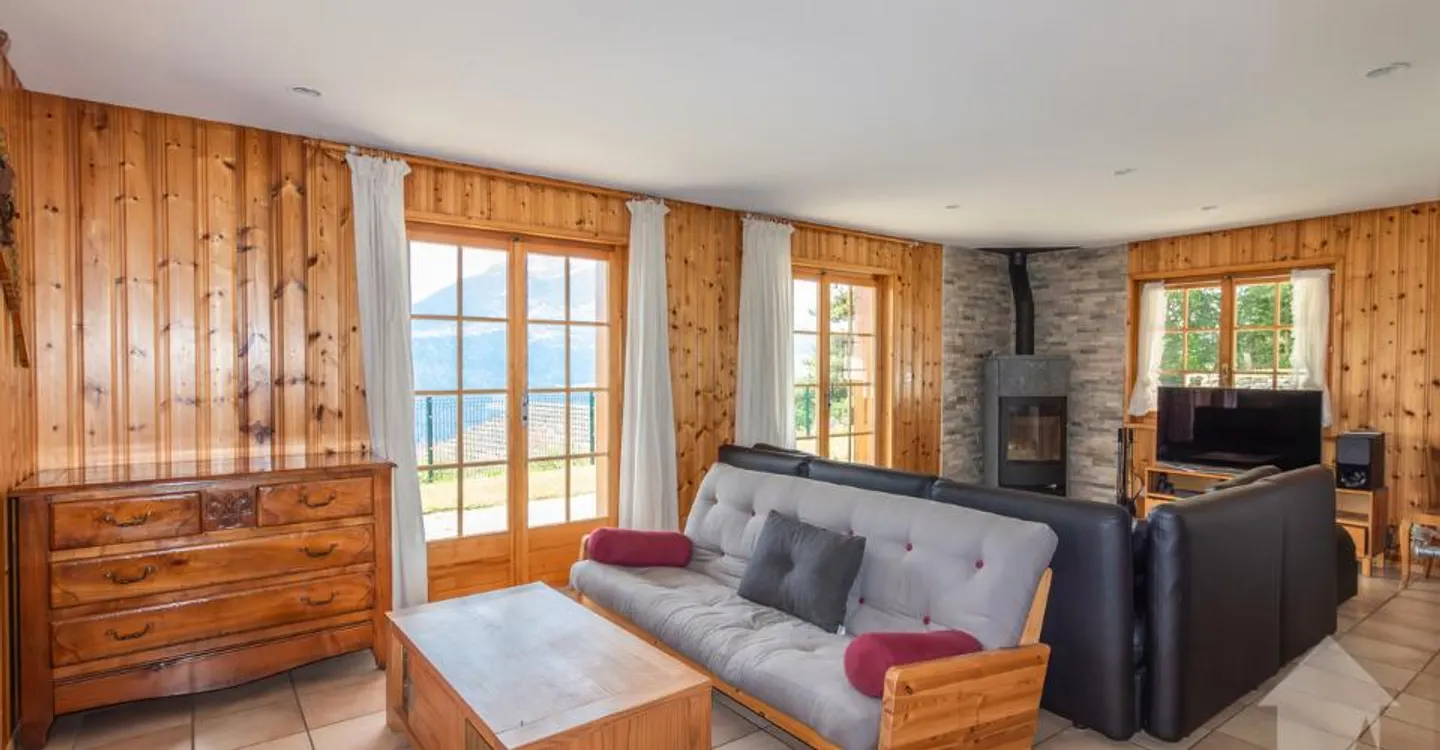 Charming Chalet with Alpine Views - Photo 8 of 11