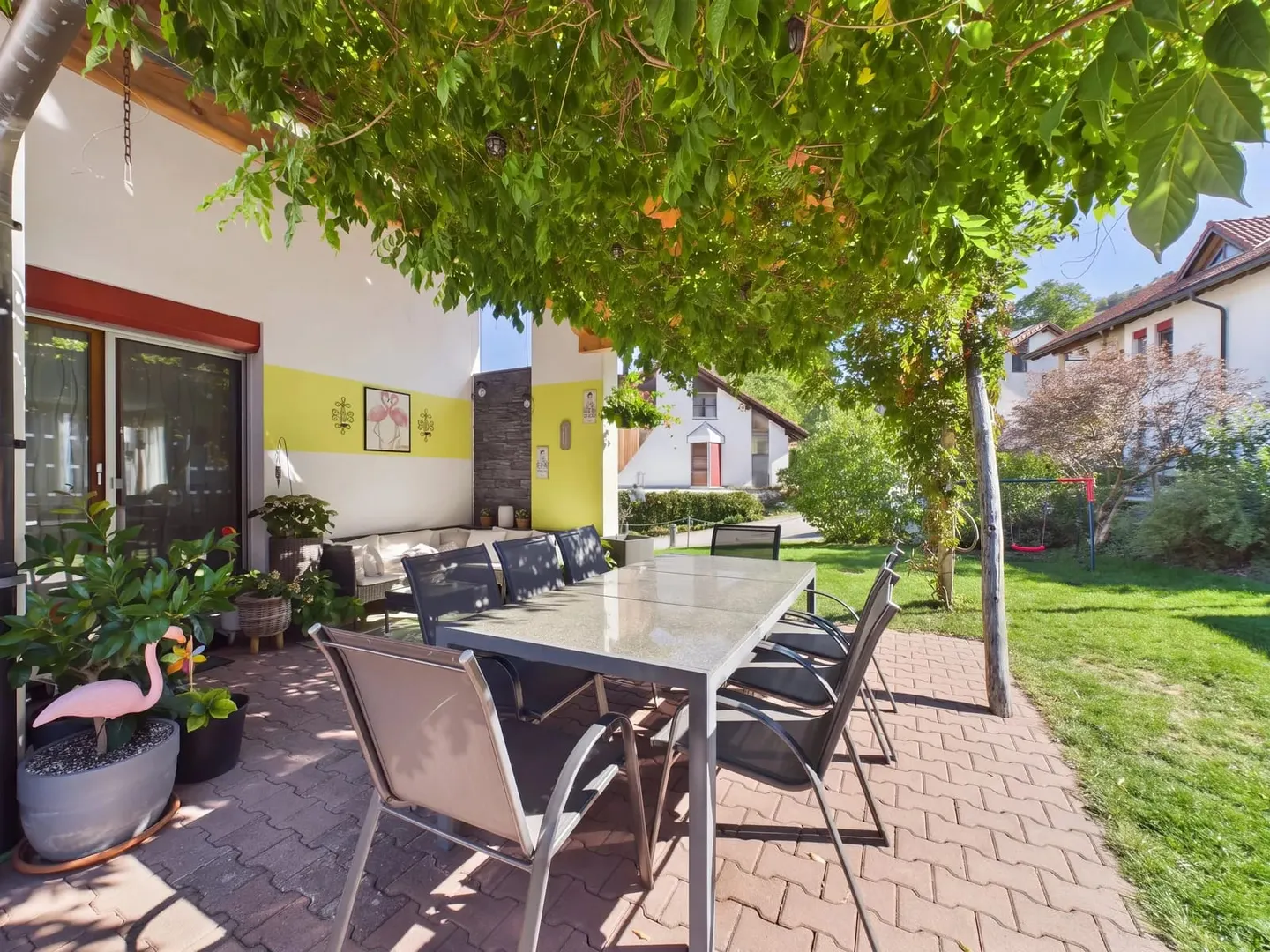 Geräumiges Familien-Doppeleinfamilienhaus - Foto 2 von 11