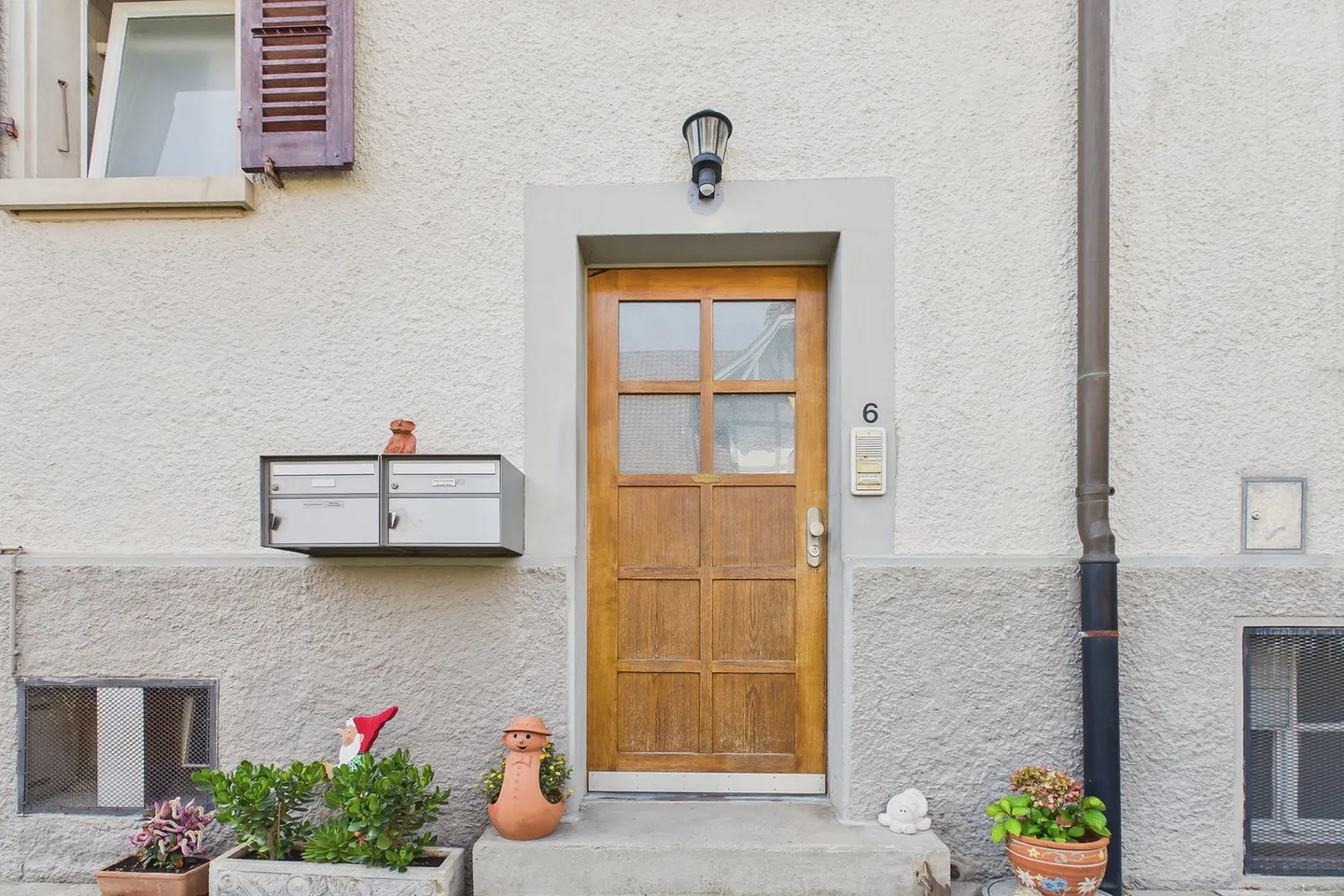 Historic Bern Townhouse with a 7.5 and a 3-Room Apartment - Photo 4 of 20
