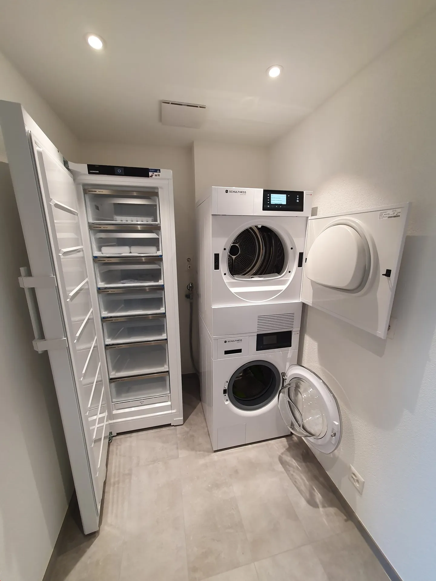 Furnished business rooms, contractor rooms (Attention: shared kitchen and bathroom) - Photo 9 of 13