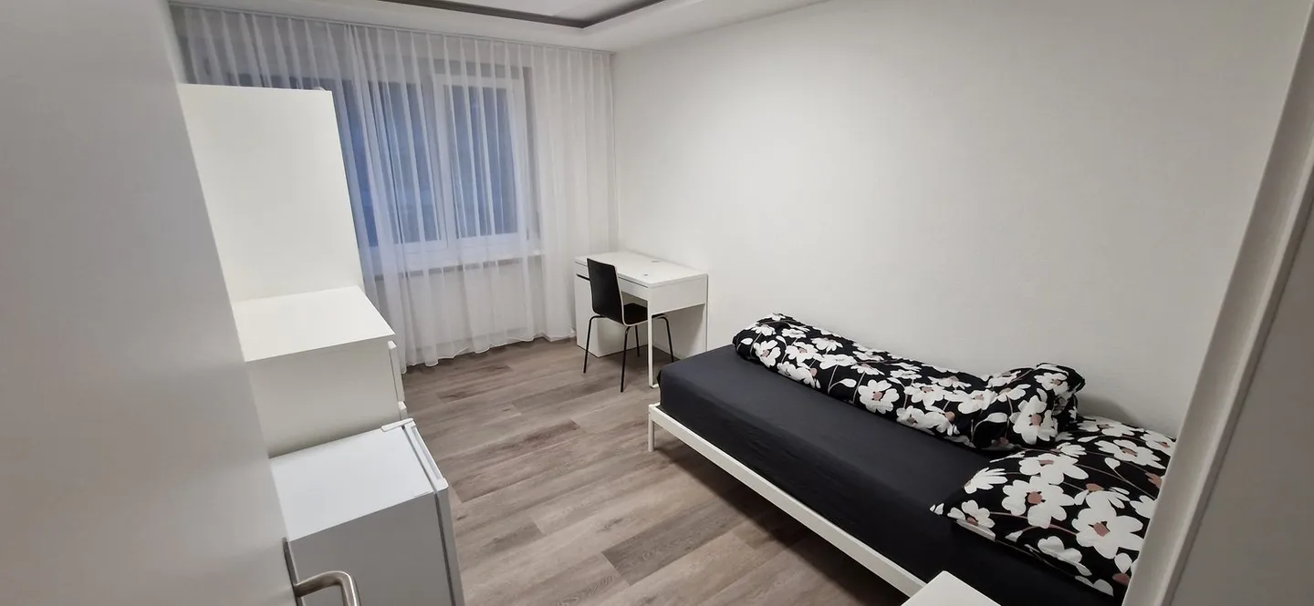 Furnished business rooms, contractor rooms (Attention: shared kitchen and bathroom) - Photo 11 of 13