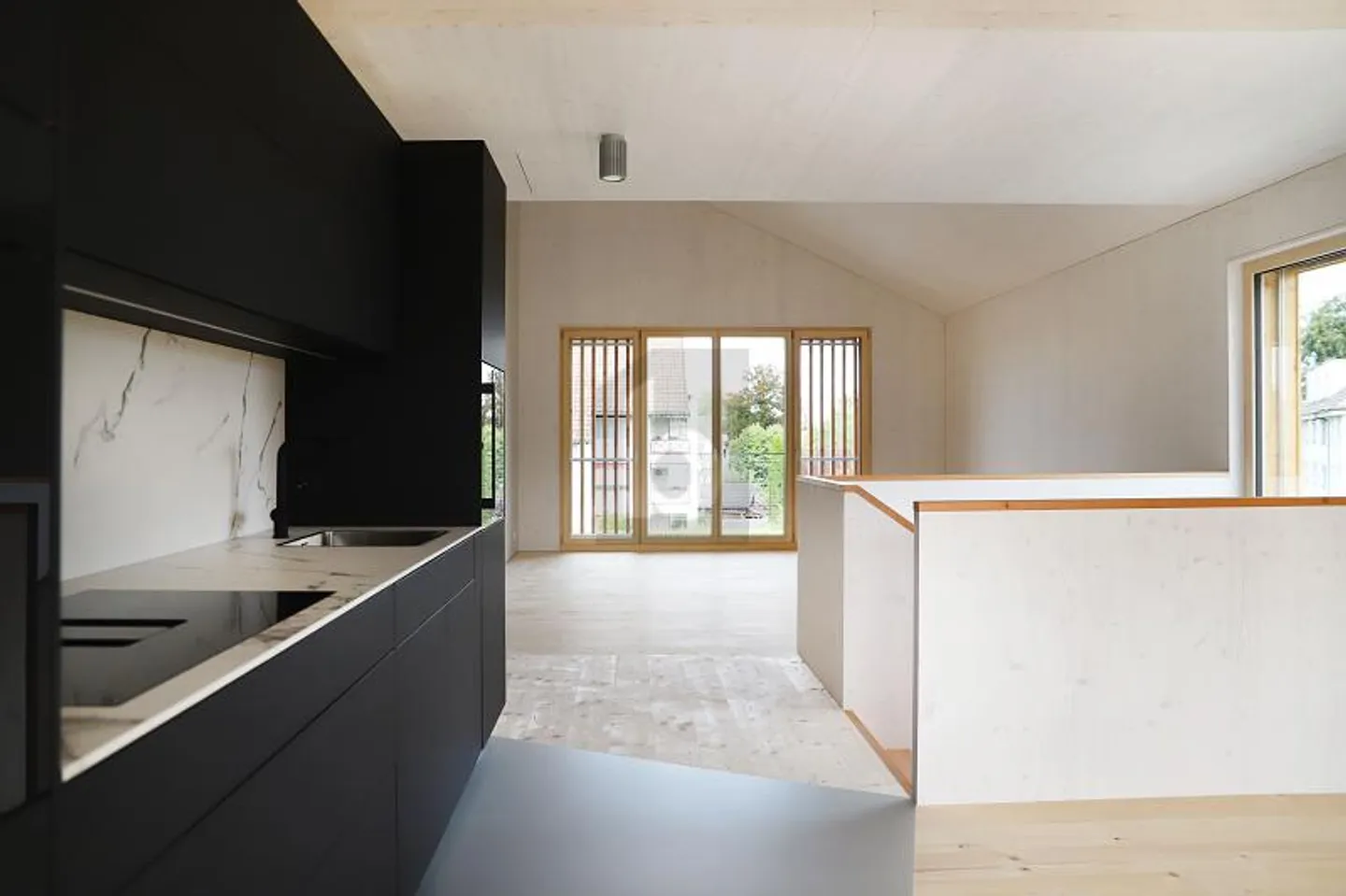 MODERNER WOHNTRAUM IN HOLZ - Foto 2 von 6