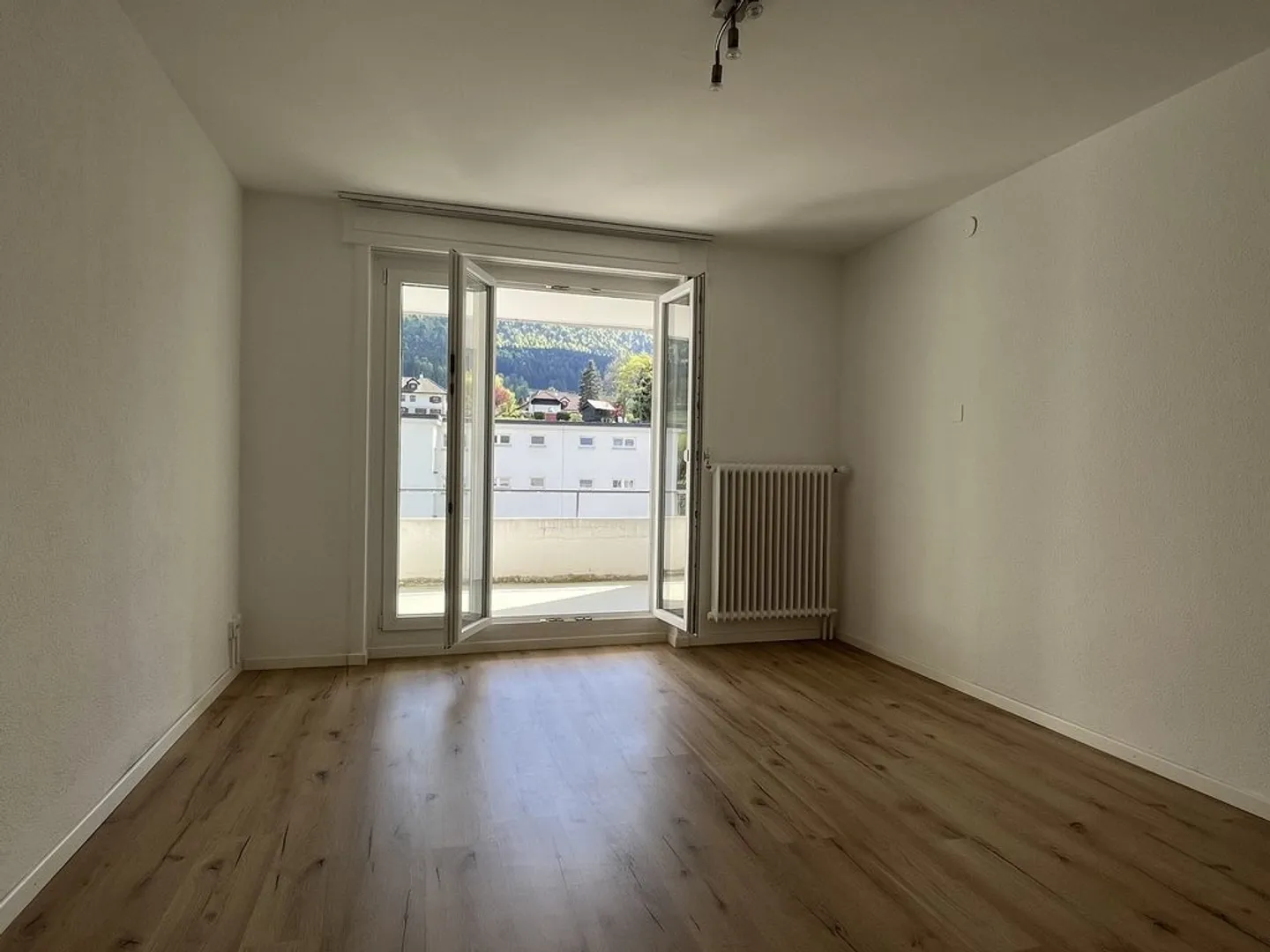 Apartment with 4.5 rooms for rent on the 1st floor in Malleray! - Photo 4 of 8