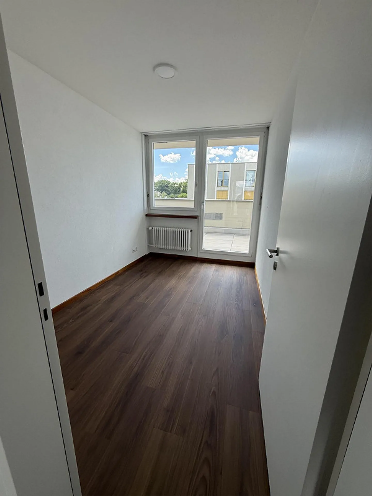 Appartement penthouse spacieux de 5,5 pièces au cœur de Kloten - Photo 9 sur 11