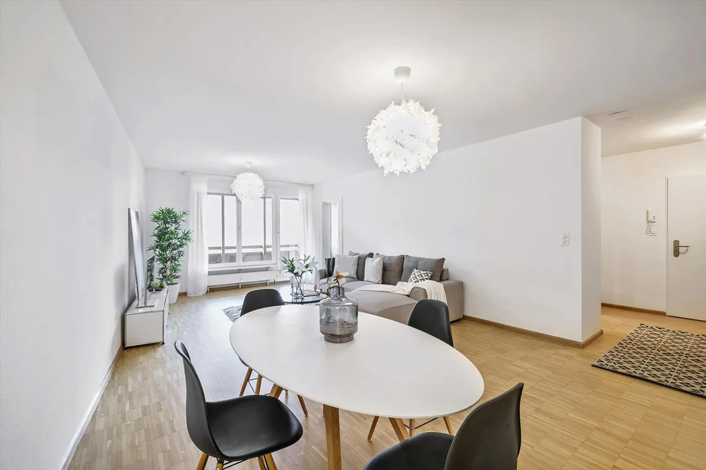 Vivere nel centro città con due balconi - Foto 1 di 9