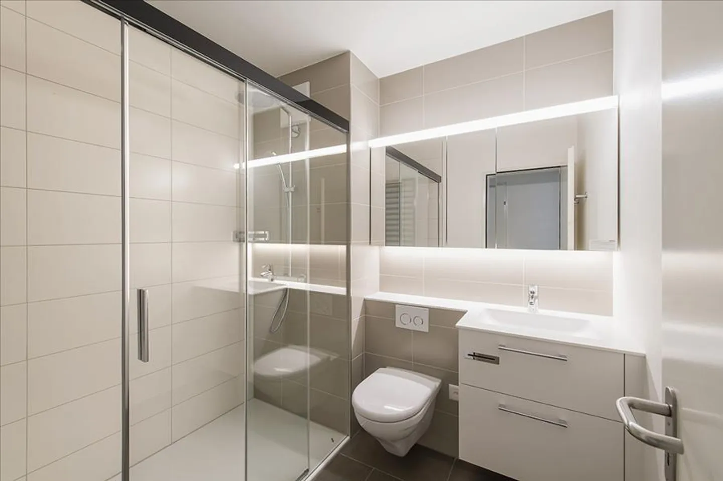 Vivere nel centro città con due balconi - Foto 4 di 9