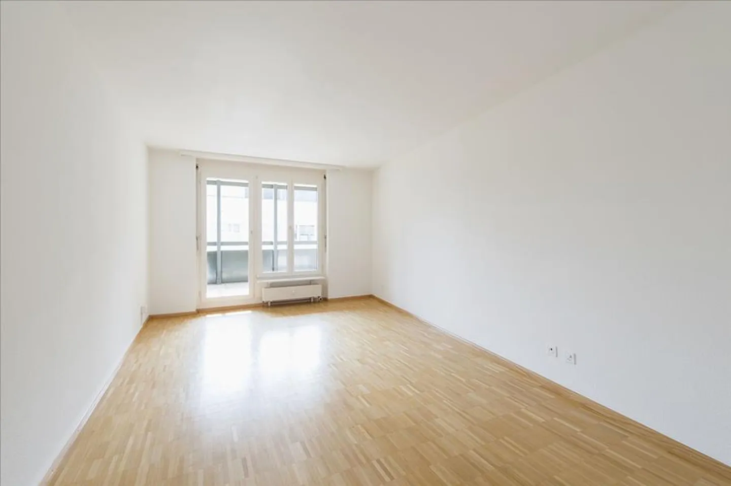 Vivere nel centro città con due balconi - Foto 5 di 9