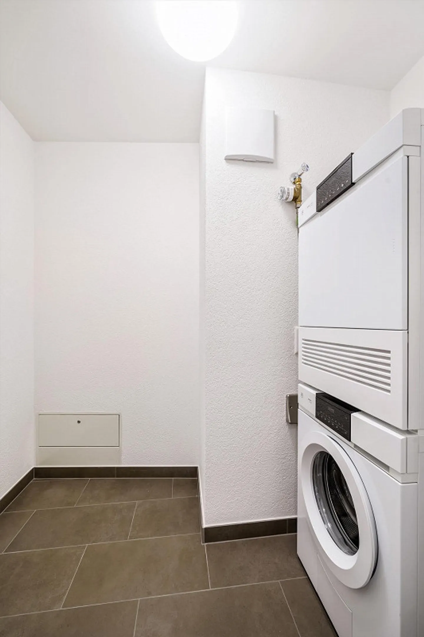 Vivere nel centro città con due balconi - Foto 9 di 9