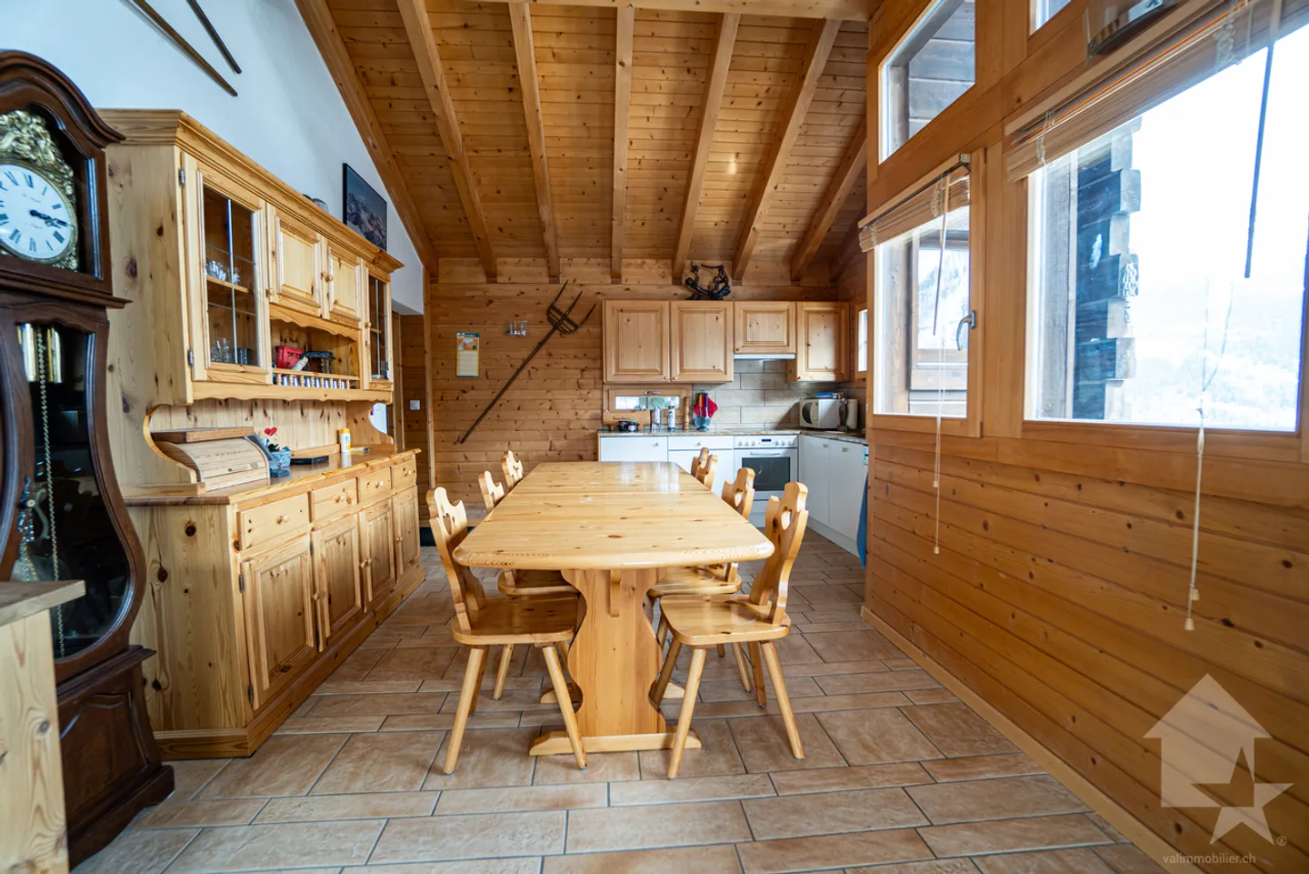 Attractive duplex under the eaves near the slopes with breathtaking views - Photo 4 of 33