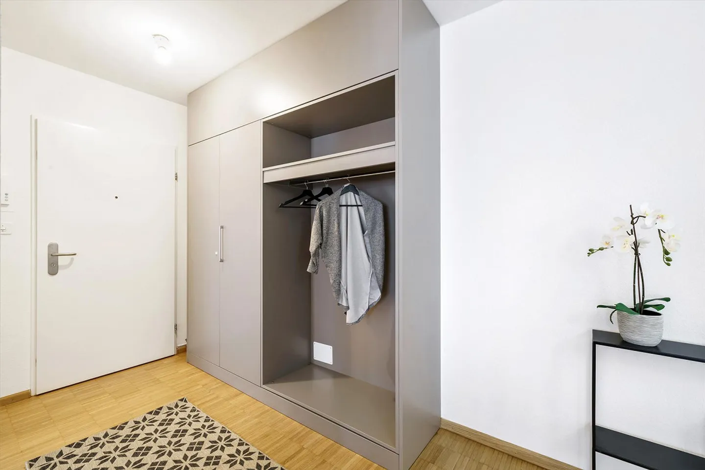 Vivere nel centro città con due balconi - Foto 6 di 9