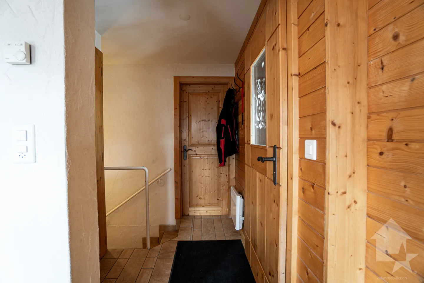 Attractive duplex under the eaves near the slopes with breathtaking views - Photo 10 of 33