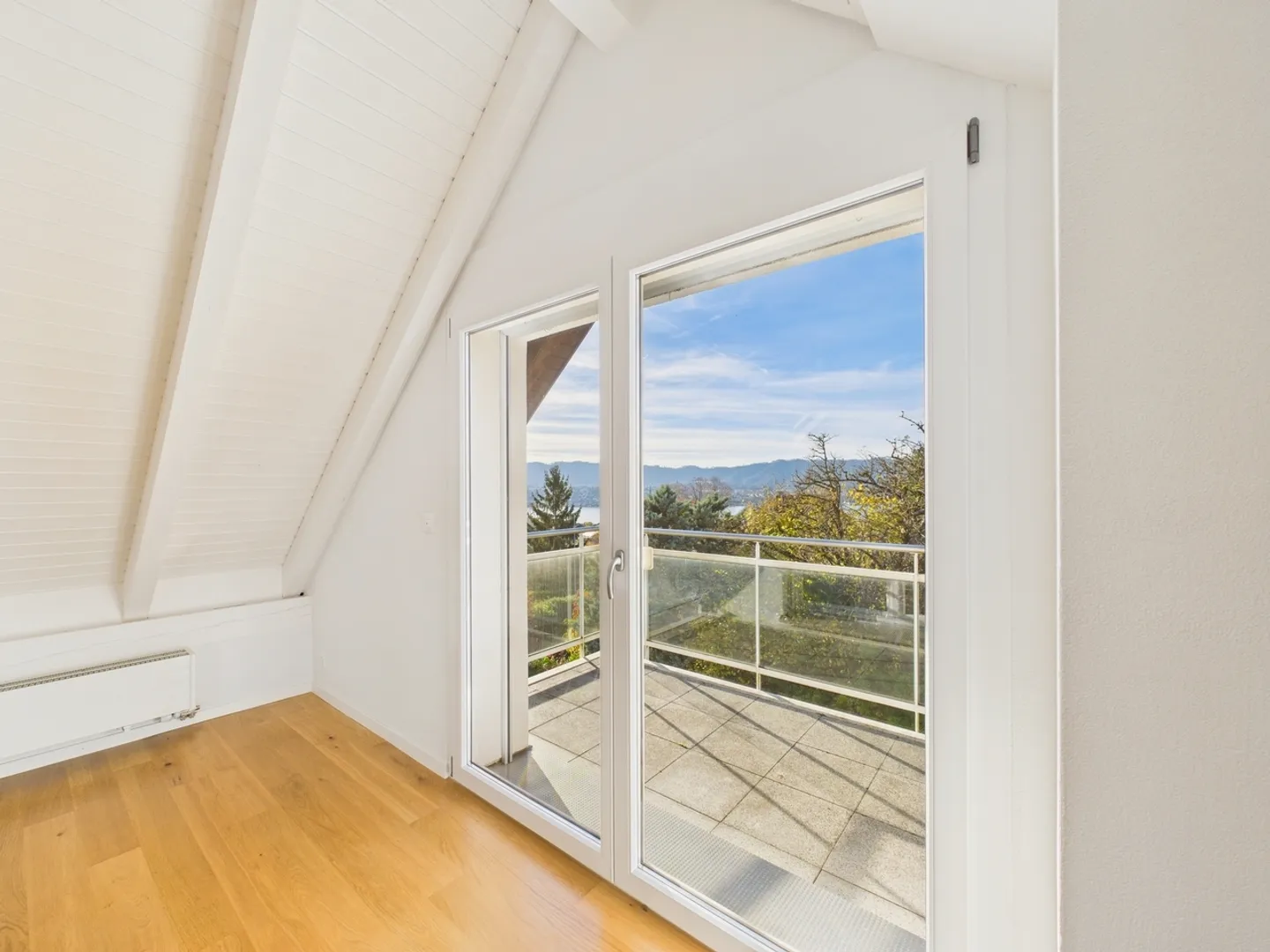 Reiheneinfamilienhaus mit Seesicht an bester Lage in Zollikon - Foto 9 von 13