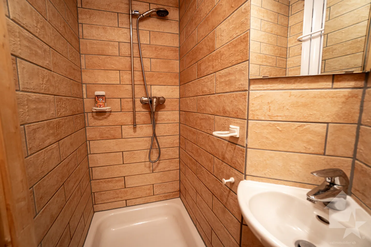 Attractive duplex under the eaves near the slopes with breathtaking views - Photo 23 of 33