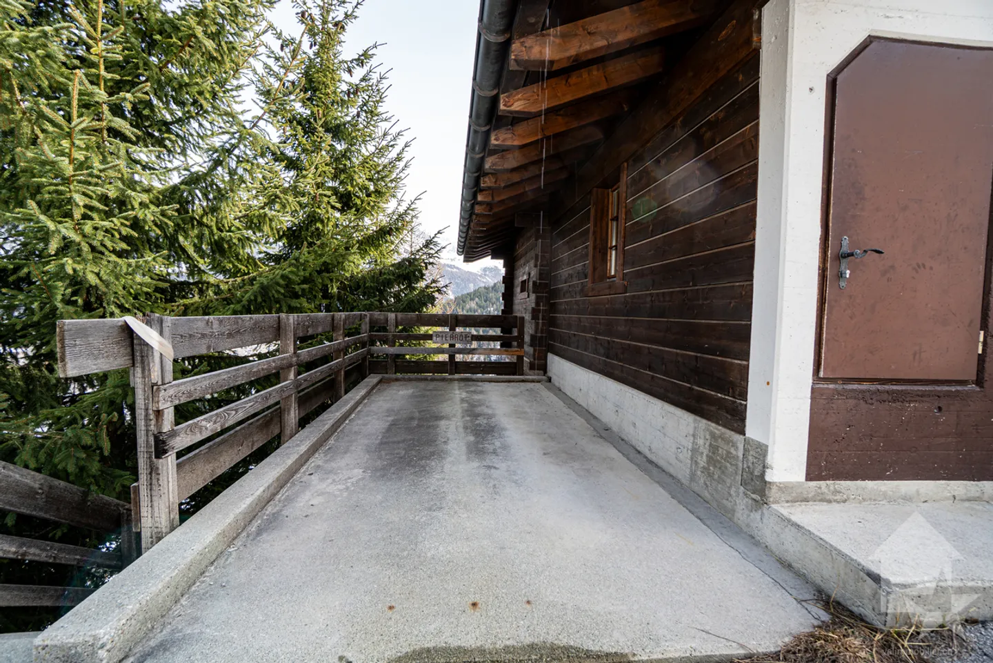 Attractive duplex under the eaves near the slopes with breathtaking views - Photo 26 of 33