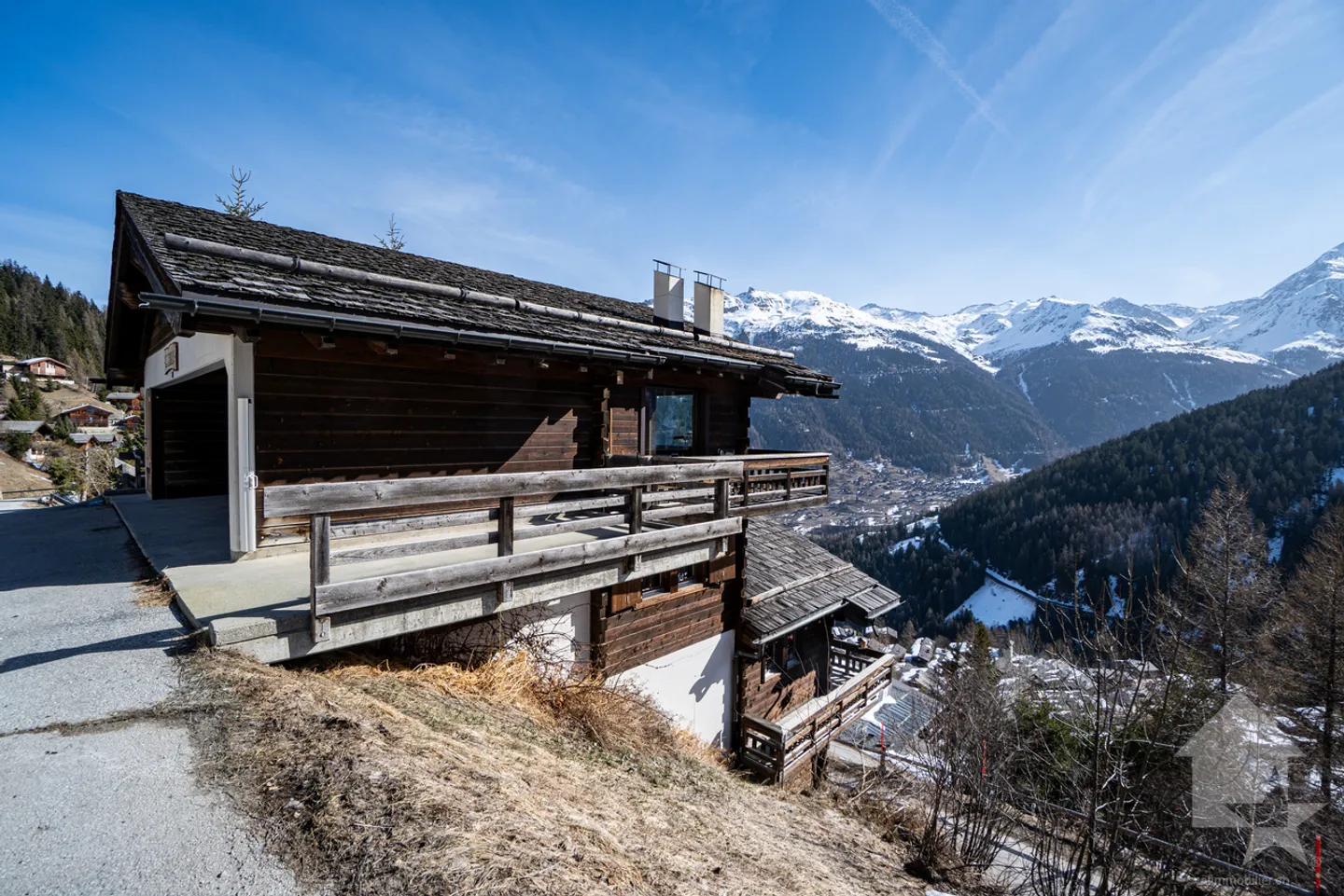 Attractive duplex under the eaves near the slopes with breathtaking views - Photo 28 of 33