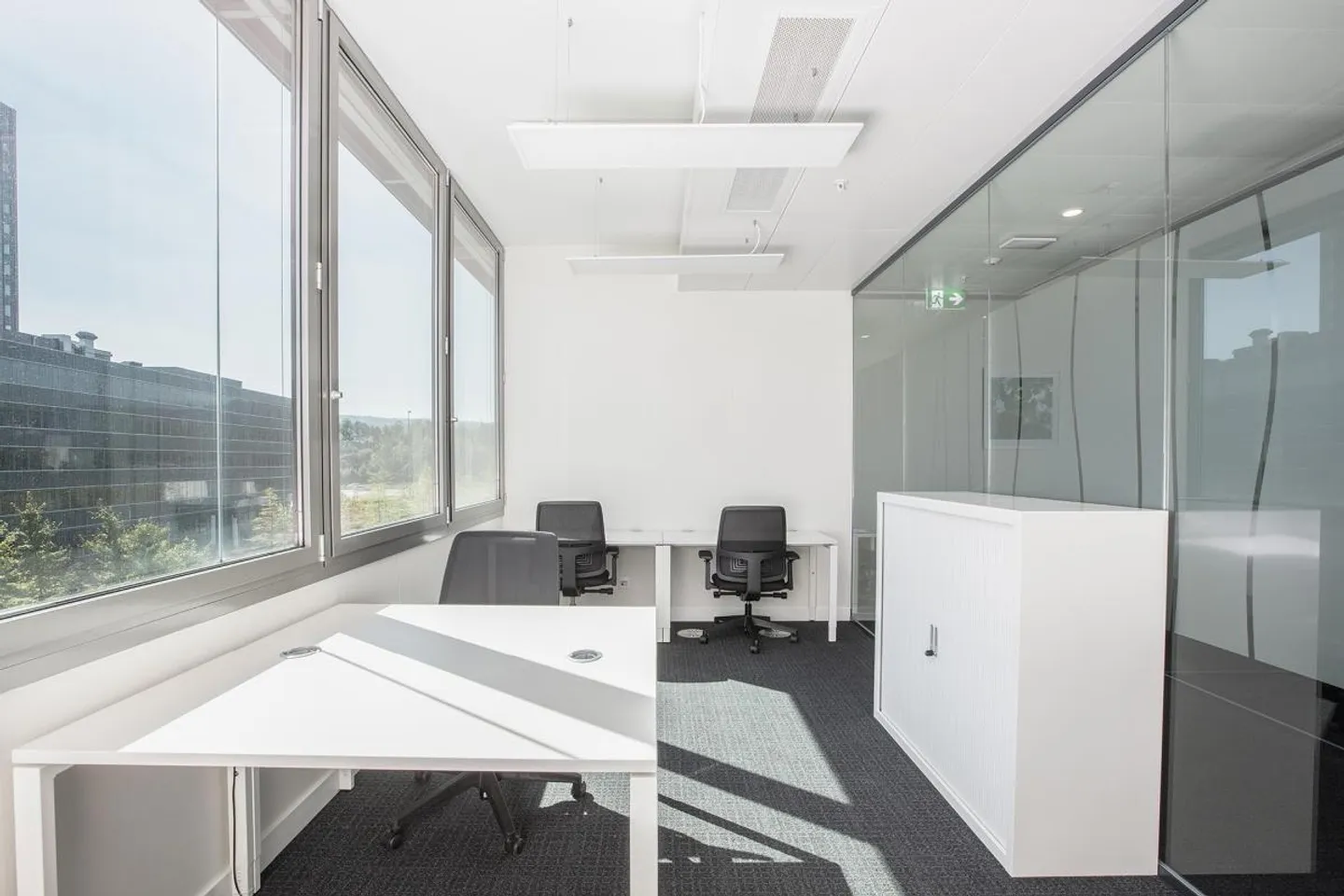 Spazi per uffici professionali nel Regus Business Park con condizioni completamente flessibili - Foto 2 di 8