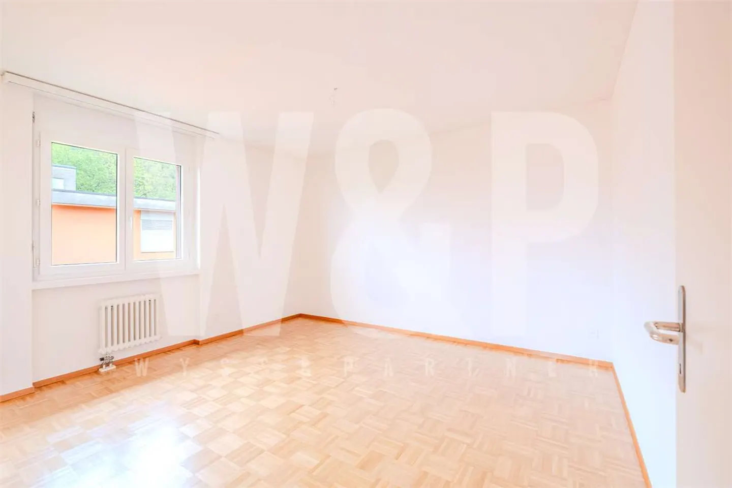 Geräumige 5.5 Zimmer mit Terrasse in der Nähe von Lugano - bis zu 3 kostenlose Monatsmieten - Foto 4 von 13