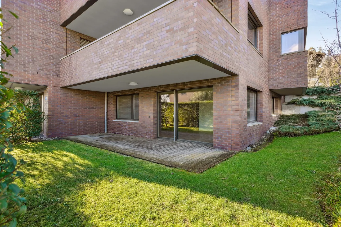 La tua nuova casa a Rüschlikon; Appartamento elegante con giardino in una posizione privilegiata - Foto 9 di 9