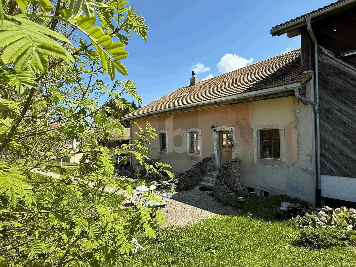 AUTHENTIQUE CONFORTABLE ET SPACIEUX - Photo 1 sur 6