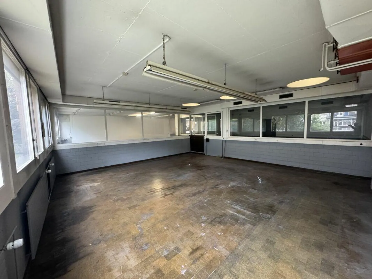 Vielseitiges Büro im Erdgeschoss - Foto 2 von 5