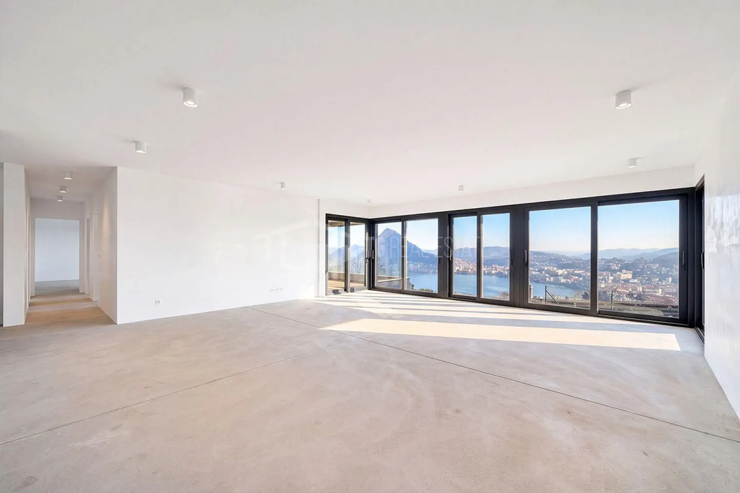 Geräumige Wohnung mit Seeblick - Foto 2 von 10