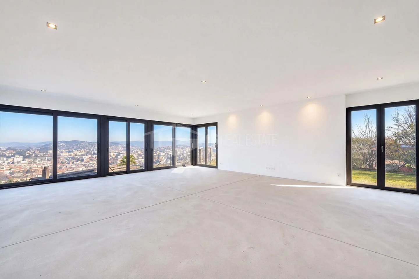 Geräumige Wohnung mit Seeblick - Foto 3 von 10
