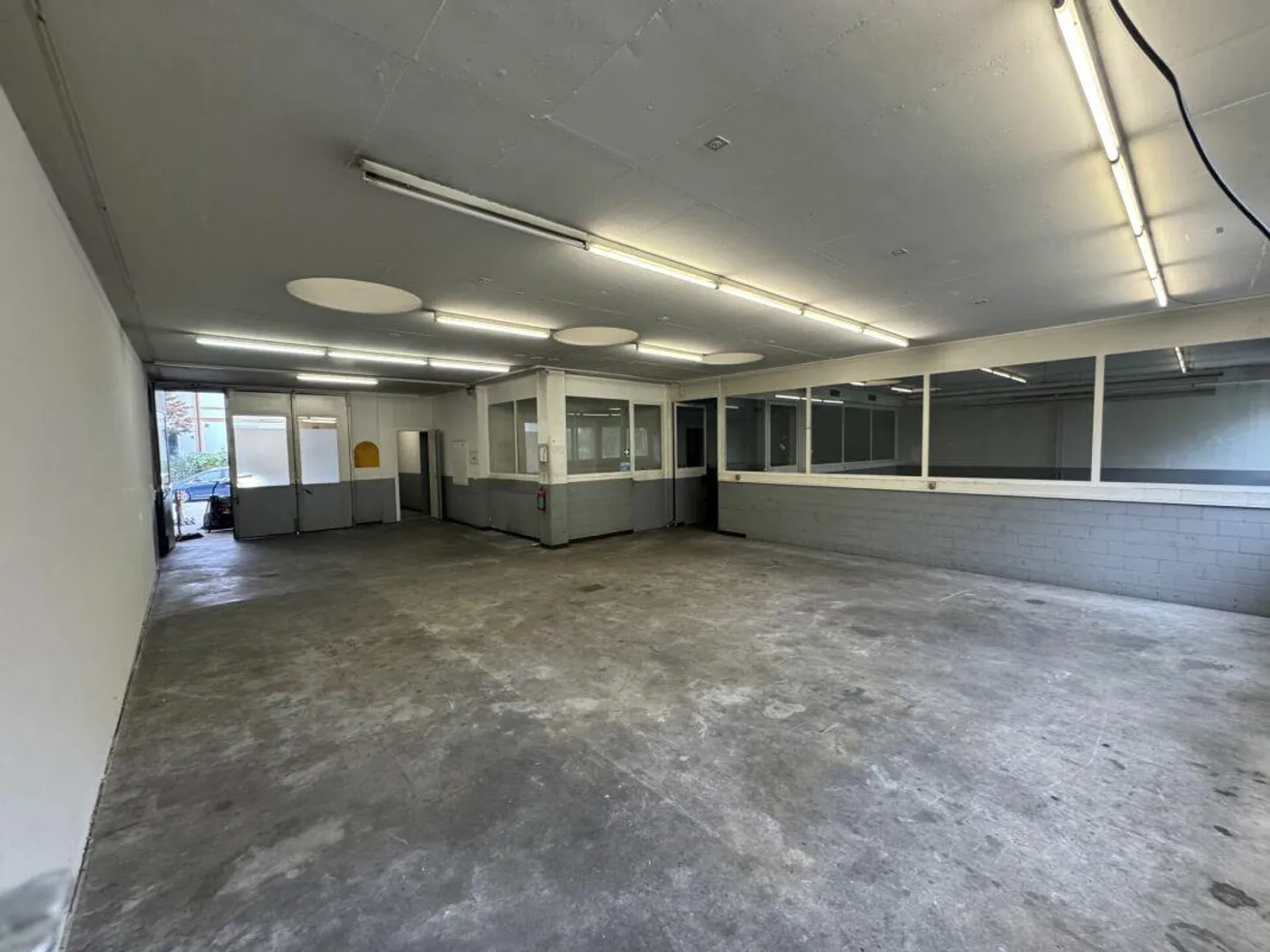 Vielseitiges Büro im Erdgeschoss - Foto 4 von 5