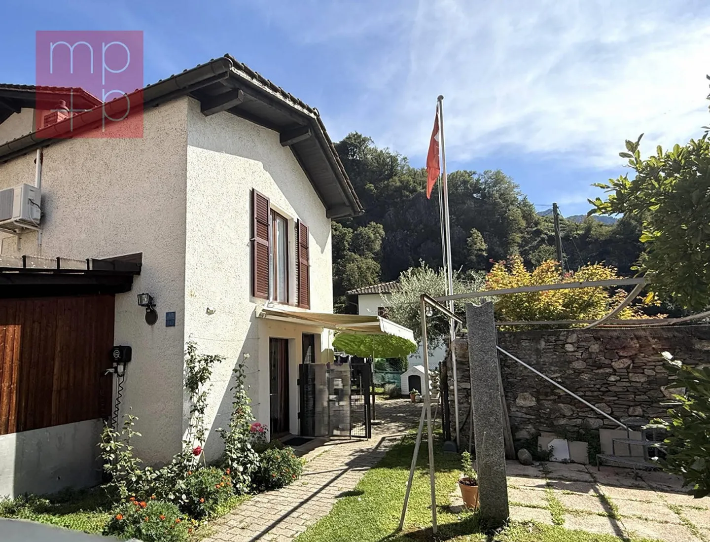 Charmantes Einfamilienhaus in Giubiasco - Foto 2 von 8