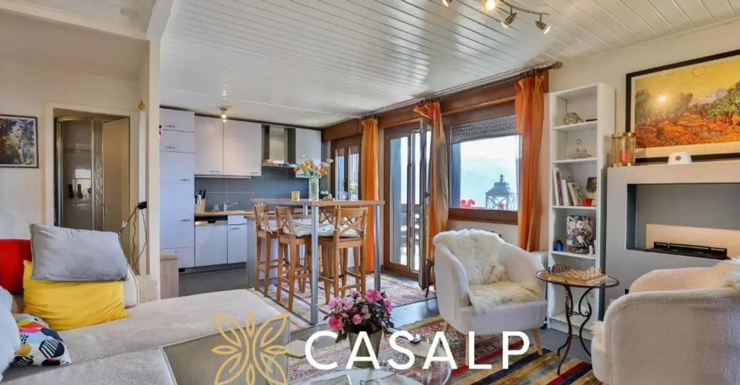 Appartement rénové avec vue montagne - Photo 1 sur 13