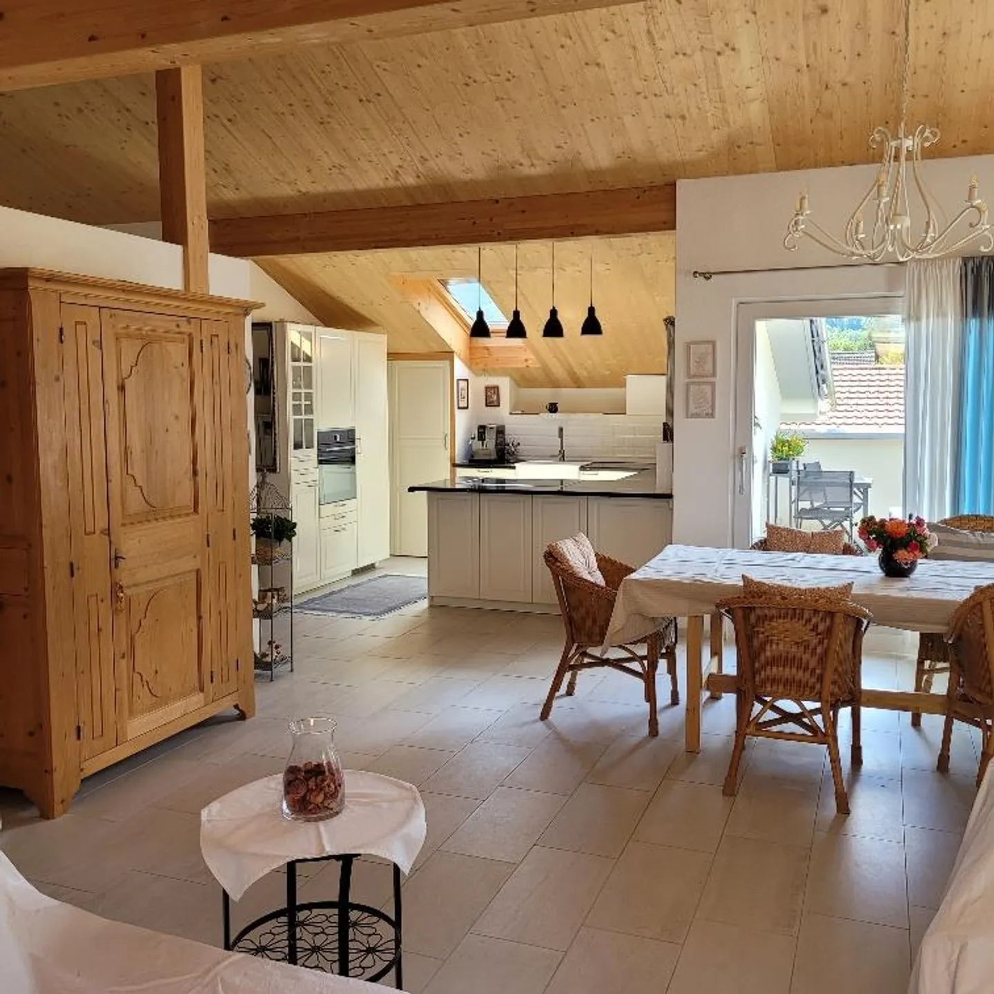 Appartement sous les combles de 3,5 pièces avec une belle vue - Photo 1 sur 4