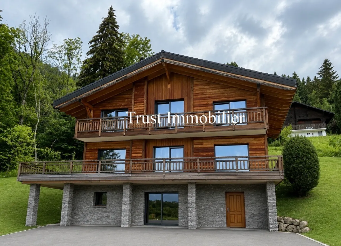 6006-MV-Gryon-Grand Chalet with work to finish - Photo 2 of 7