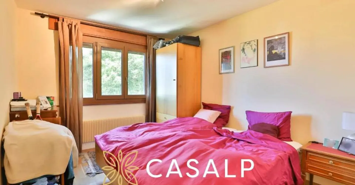Appartement rénové avec vue montagne - Photo 8 sur 13