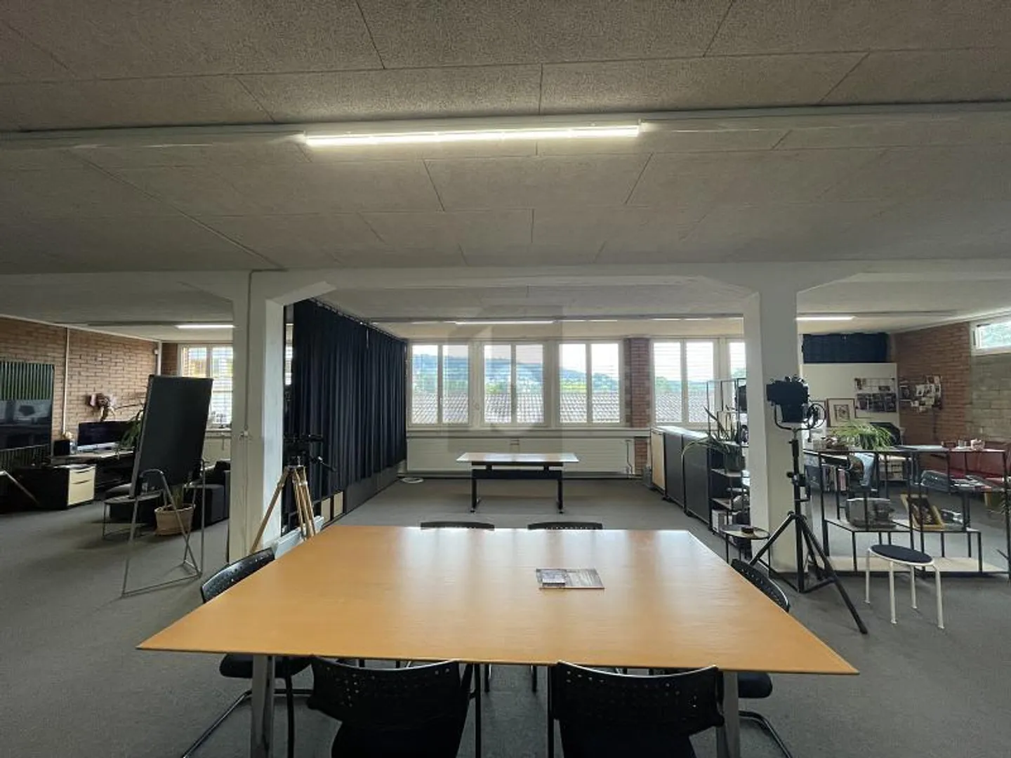 GERÄUMIG UND IDEAL FÜR KREATIVES ARBEITEN - Foto 2 di 6