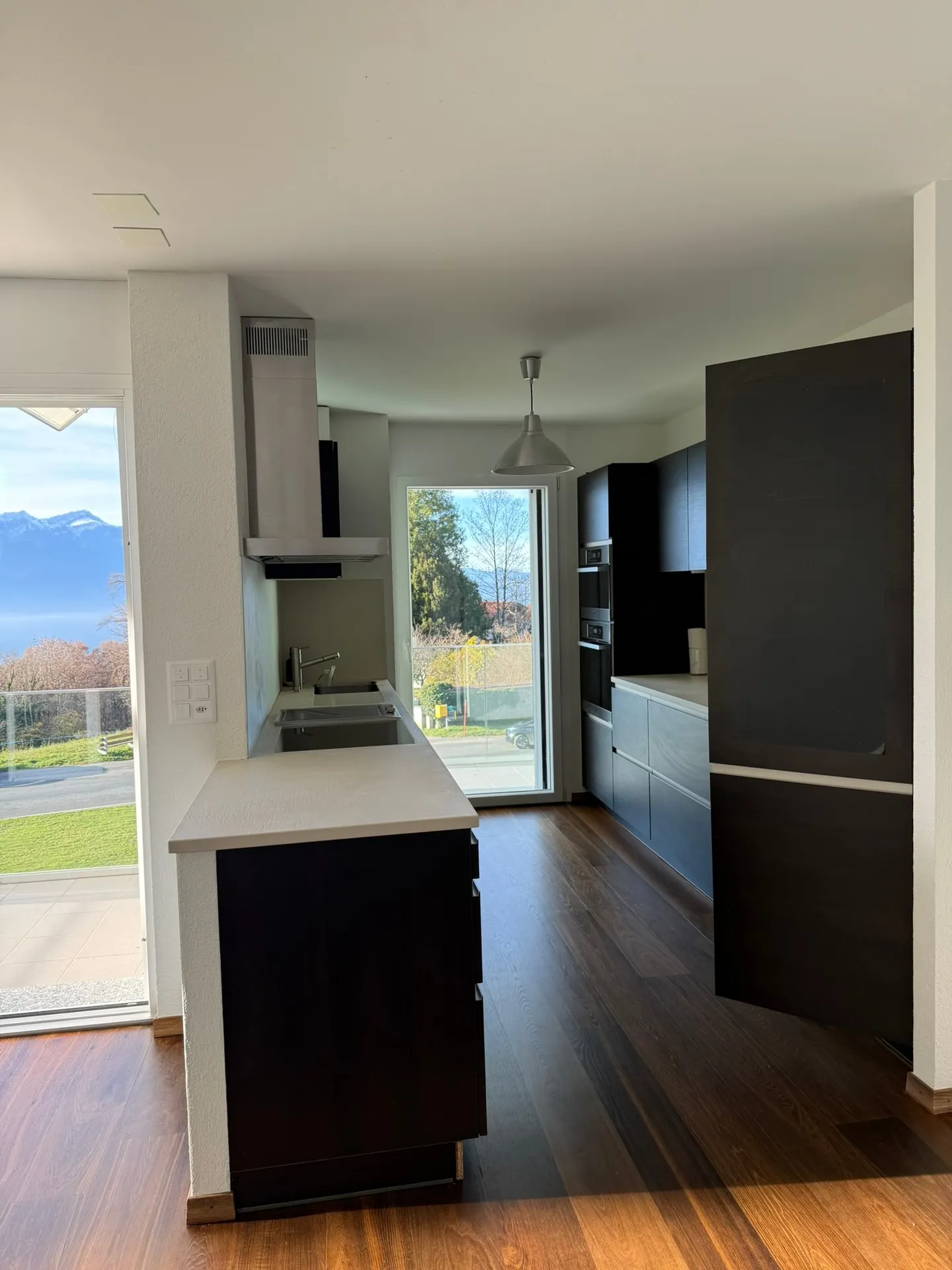 Apartment for rent - Photo 3 of 9