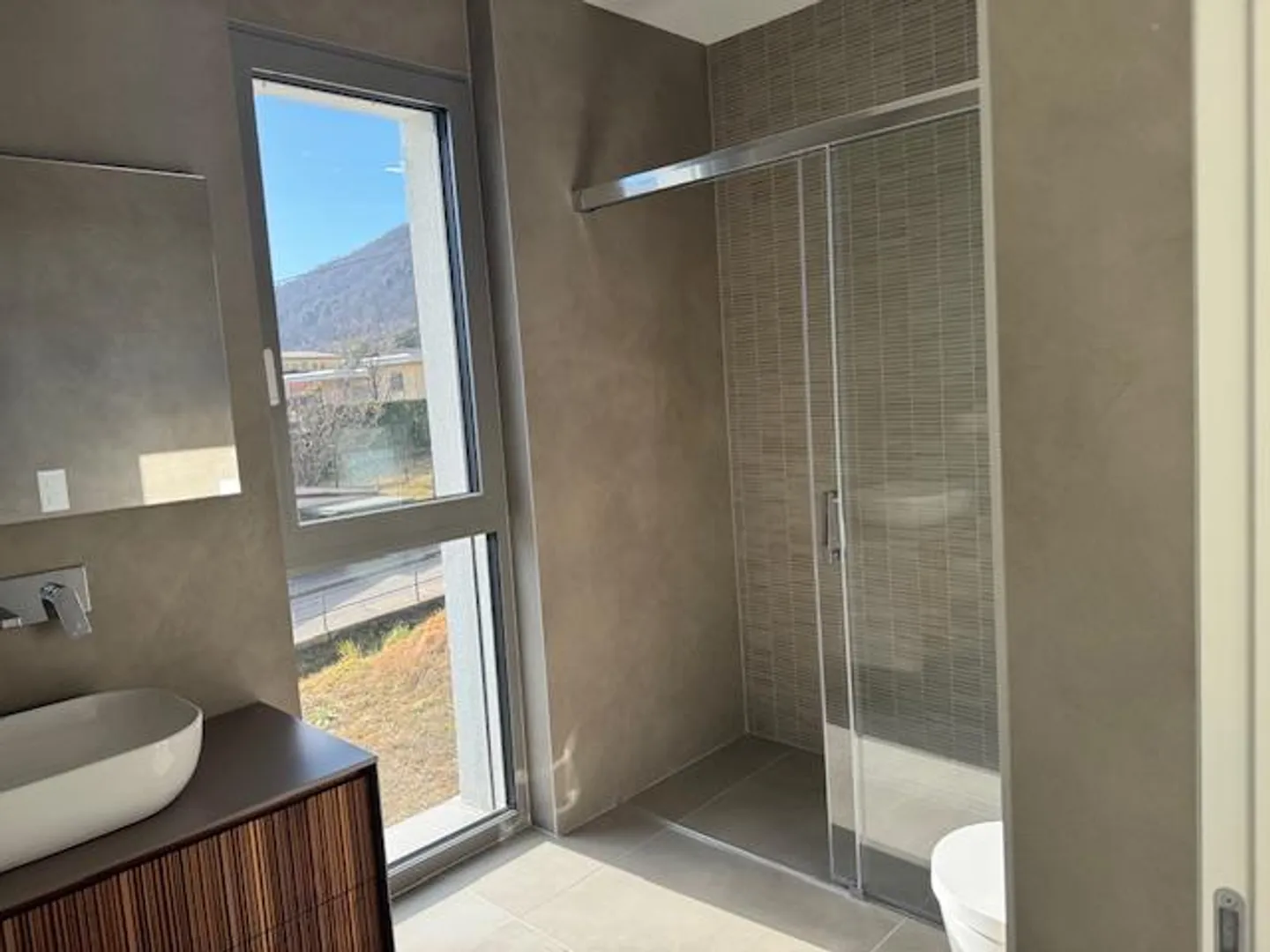 5 Room Single Family House - Photo 2 of 5