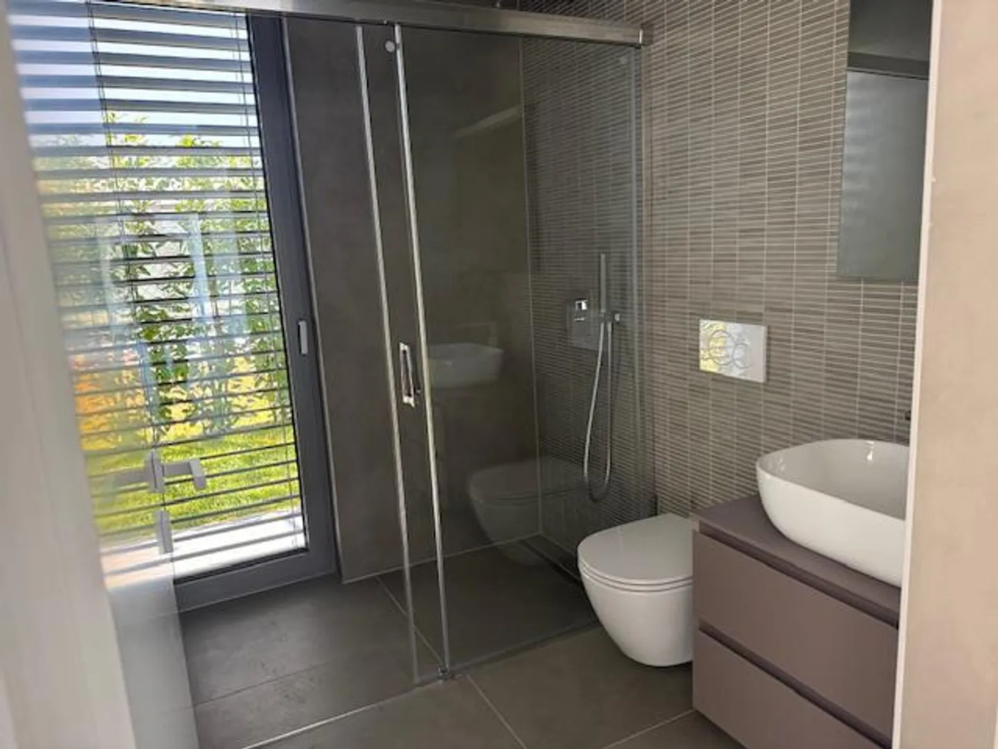 5 Room Single Family House - Photo 4 of 5