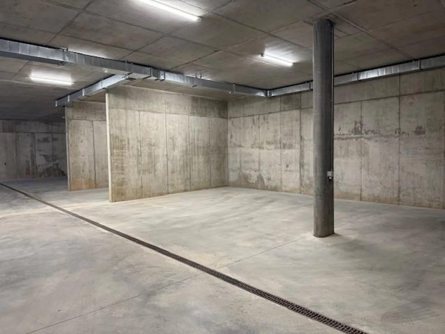 5 Room Single Family House - Photo 5 of 5