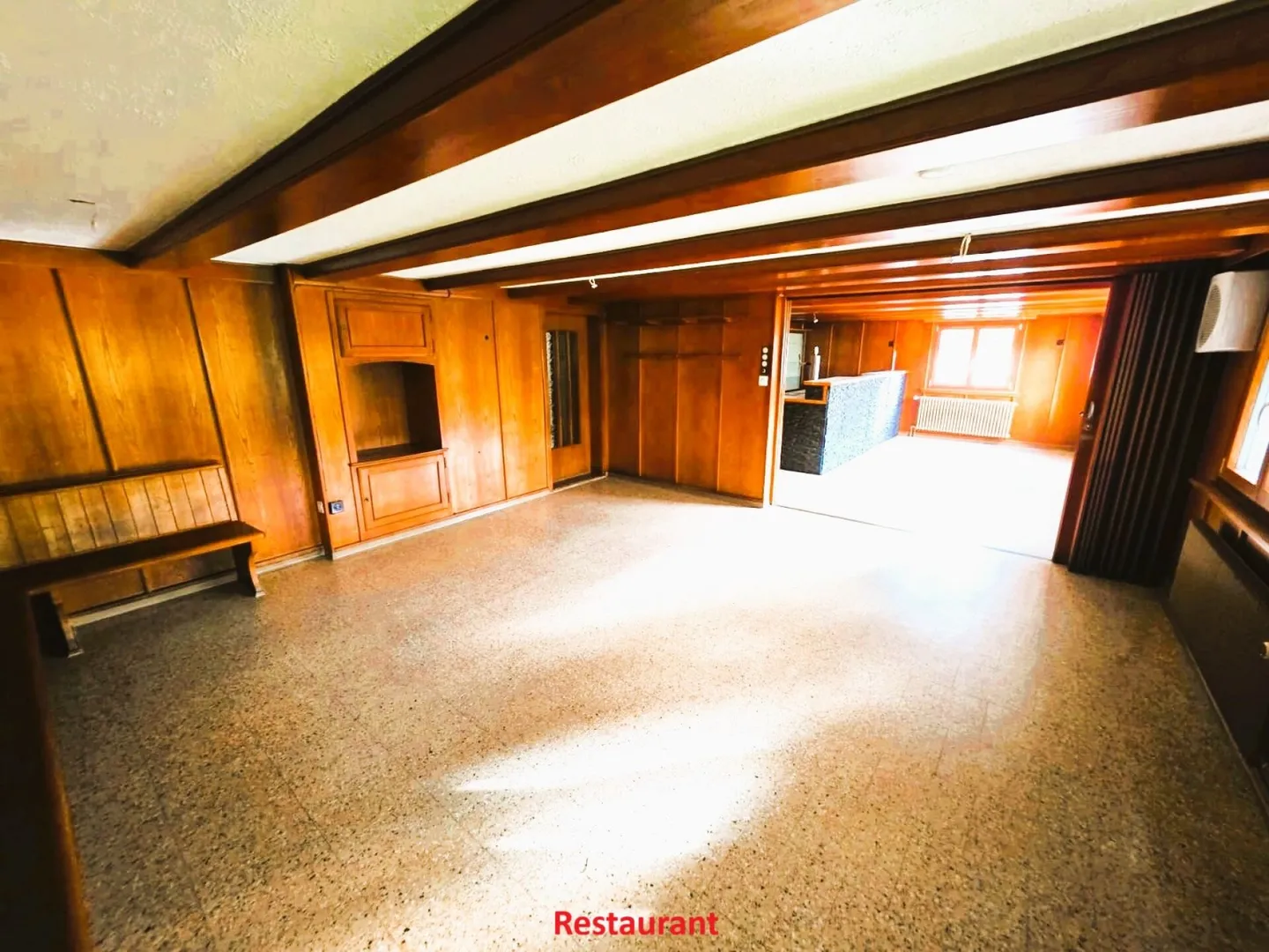 Ristorante incluso appartamento 4.5 stanze e appartamento 1.0 stanza - Foto 4 di 17