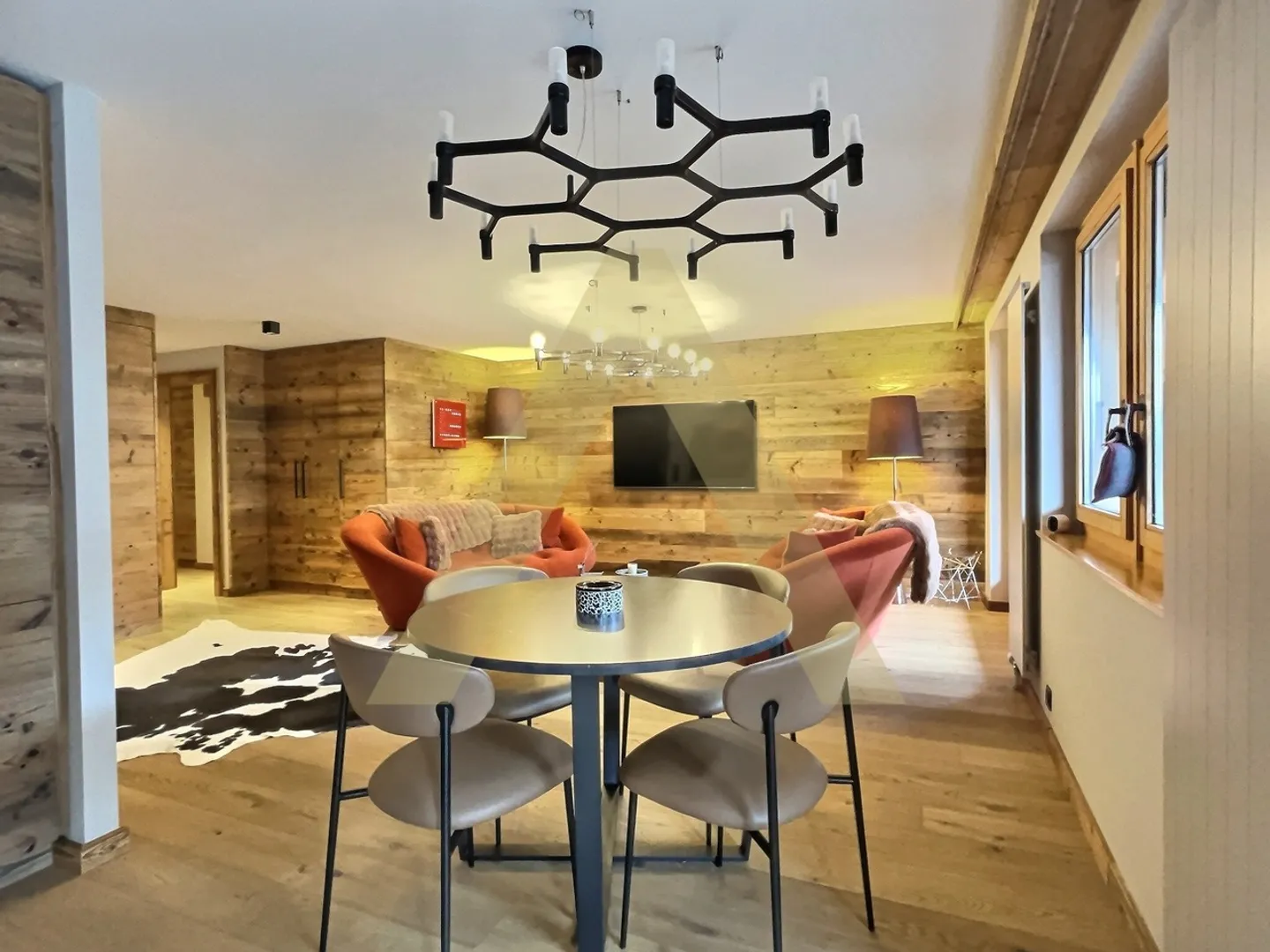 Villars - Appartamento ristrutturato con eleganza - Foto 2 di 11