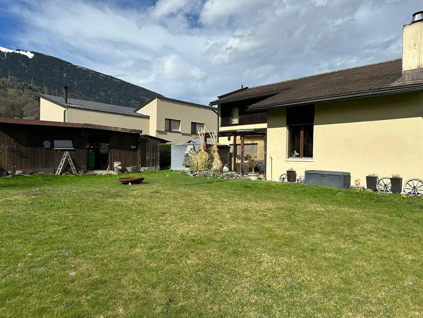 Charming 7.5-Room Single-Family House with Mountain View in Vilters - Photo 2 of 30
